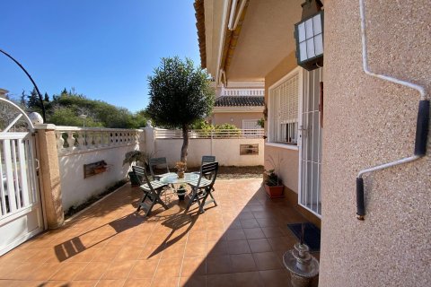 House for sale in Alicante, Spain 3 bedrooms, 120 sq.m. No. 165879 - photo 3