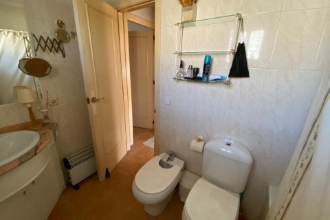 House for sale in Alicante, Spain 3 bedrooms, 120 sq.m. No. 165879 - photo 13