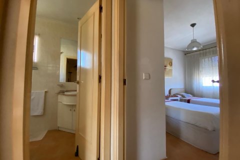 House for sale in Alicante, Spain 3 bedrooms, 120 sq.m. No. 165879 - photo 11