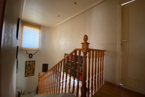 House for sale in Alicante, Spain 3 bedrooms, 120 sq.m. No. 165879 - photo 8