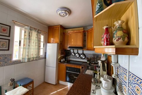 House for sale in Alicante, Spain 3 bedrooms, 120 sq.m. No. 165879 - photo 5