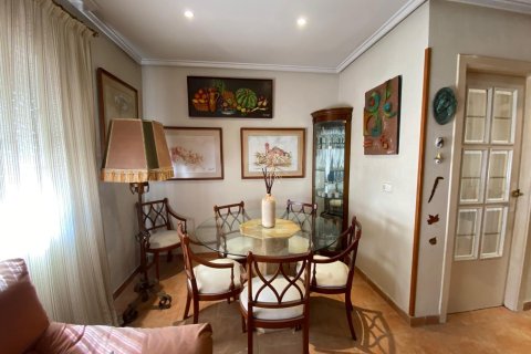 House for sale in Alicante, Spain 3 bedrooms, 120 sq.m. No. 165879 - photo 16