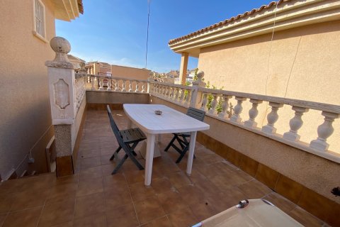 House for sale in Alicante, Spain 3 bedrooms, 120 sq.m. No. 165879 - photo 6