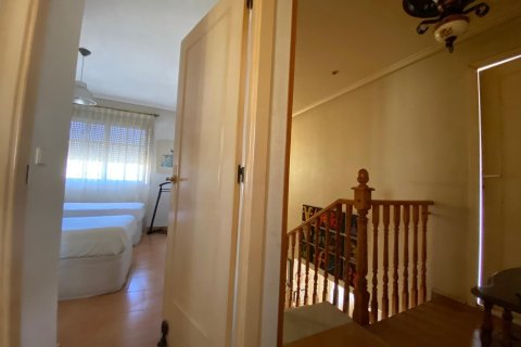 House for sale in Alicante, Spain 3 bedrooms, 120 sq.m. No. 165879 - photo 22
