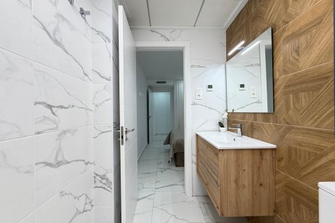 Wohnung zum Verkauf in Torrevieja, Alicante, Spanien 2 Schlafzimmer, 105 m2 Nr. 165883 - Foto 15