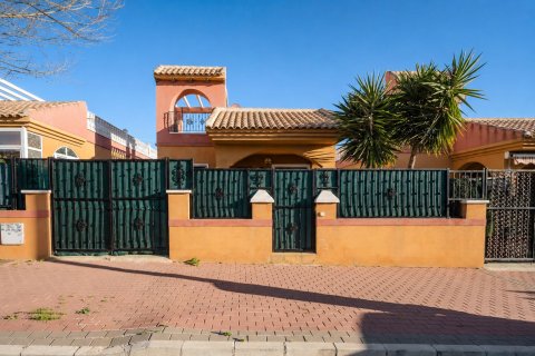Huoneisto Torrevieja, Alicante, Espanja 79 m2 No. 165880