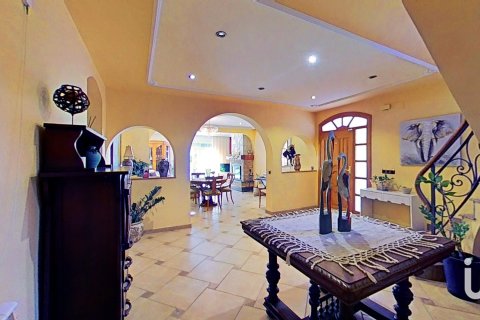 Hus till salu i Valls, Tarragona, Spanien 5 sovrum, 509 kvm. Nr. 153941 - foto 5