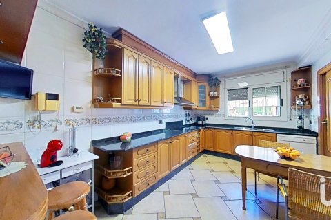 Hus till salu i Valls, Tarragona, Spanien 5 sovrum, 509 kvm. Nr. 153941 - foto 3