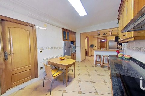 Hus till salu i Valls, Tarragona, Spanien 5 sovrum, 509 kvm. Nr. 153941 - foto 11