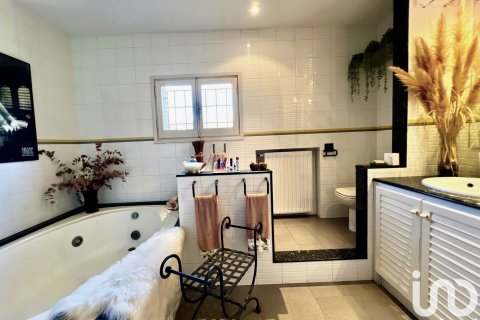 Dom w L'Ametlla Del Valles, Barcelona, Hiszpania 5 sypialni, 3125 mkw. nr 153942 – zdjęcie 20