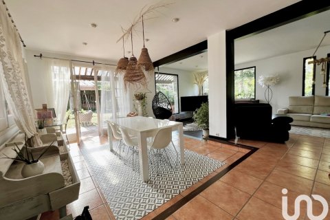 Dom w L'Ametlla Del Valles, Barcelona, Hiszpania 5 sypialni, 3125 mkw. nr 153942 – zdjęcie 6