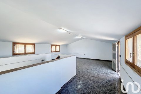 Talo myytävänä Castellvi de Rosanes, Barcelona, Espanja, 4 makuuhuonetta, 188 m2 No. 153940 - kuva 20