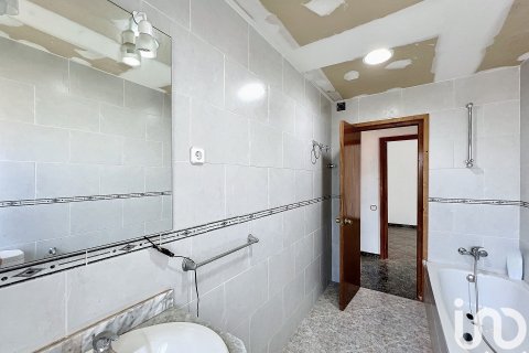 Talo myytävänä Castellvi de Rosanes, Barcelona, Espanja, 4 makuuhuonetta, 188 m2 No. 153940 - kuva 13