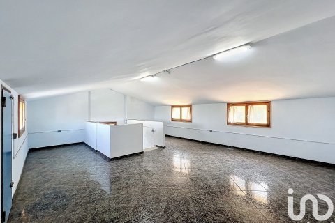 Talo myytävänä Castellvi de Rosanes, Barcelona, Espanja, 4 makuuhuonetta, 188 m2 No. 153940 - kuva 19