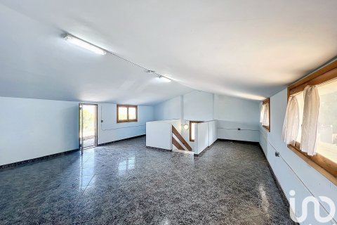 Talo myytävänä Castellvi de Rosanes, Barcelona, Espanja, 4 makuuhuonetta, 188 m2 No. 153940 - kuva 18