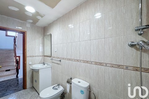 Talo myytävänä Castellvi de Rosanes, Barcelona, Espanja, 4 makuuhuonetta, 188 m2 No. 153940 - kuva 17