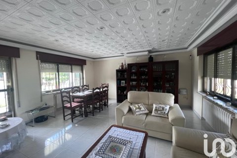 Dom w Chozas de Abajo, Leon, Hiszpania 4 sypialnie, 244 mkw. nr 153944 – zdjęcie 18