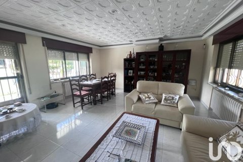 Dom w Chozas de Abajo, Leon, Hiszpania 4 sypialnie, 244 mkw. nr 153944 – zdjęcie 3