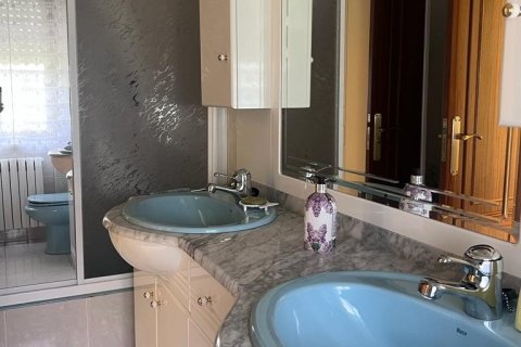 Dom w Chozas de Abajo, Leon, Hiszpania 4 sypialnie, 244 mkw. nr 153944 – zdjęcie 17