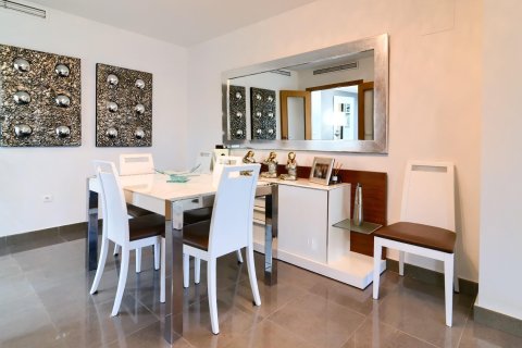 Apartment for sale Valencia, Spain 4 bedrooms, 145 sq.m. No. 133313 - photo 18