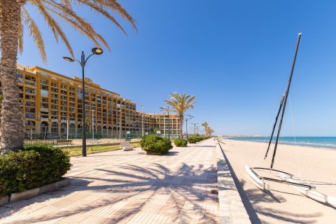 Apartamento en venta Valencia, València, España 3 dormitorios, 105 m2 No. 133314 - foto 1