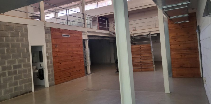 Komerciāls īpašums Valencia, Spānijā 4 istabas, 851 m2 Nr. 133318