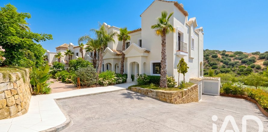 Villetta a schiera a Estepona, Malaga, Spagna 3 camere da letto, 263.59 mq. N° 195743
