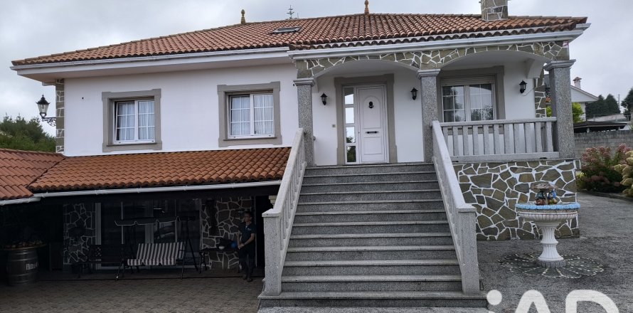 Hus i Valdovino, A Coruna, Spanien 4 sovrum, 366 kvm. Nr. 195740