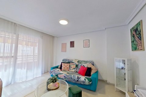 Apartment à Torrevieja, Alicante, Espagne 4 chambres, 117 m2 No. 177787