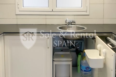 Huoneisto myytävänä Sant Feliu de Guixols, Girona, Espanja, 3 makuuhuonetta, 54 m2 No. 166395 - kuva 15