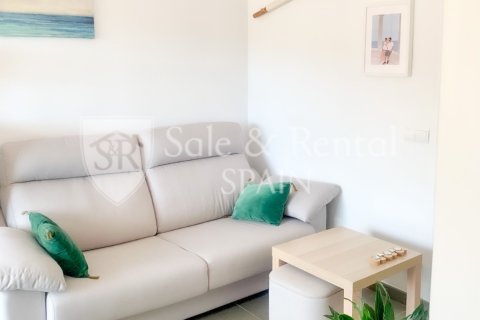 Huoneisto myytävänä Sant Feliu de Guixols, Girona, Espanja, 3 makuuhuonetta, 54 m2 No. 166395 - kuva 4