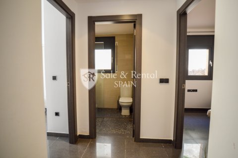 Talo myytävänä Lloret de Mar, Girona, Espanja, 4 makuuhuonetta, 109 m2 No. 166394 - kuva 19