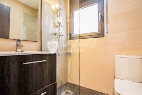 Talo myytävänä Lloret de Mar, Girona, Espanja, 4 makuuhuonetta, 109 m2 No. 166394 - kuva 20