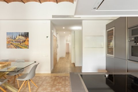 Apartamento en venta en Barcelona, España 3 dormitorios, No. 140982 - foto 7
