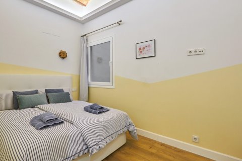 Apartamento en venta en Barcelona, España 3 dormitorios, No. 140982 - foto 15