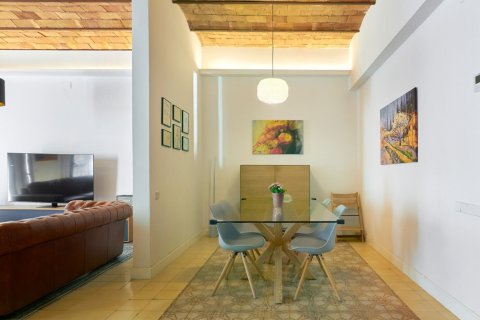 Apartamento en venta en Barcelona, España 3 dormitorios, No. 140982 - foto 5