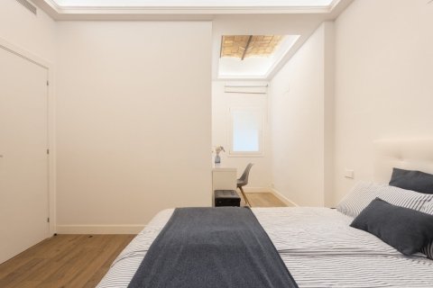 Apartamento en venta en Barcelona, España 3 dormitorios, No. 140982 - foto 10