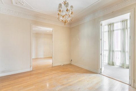 Apartamento en venta en Barcelona, España 4 dormitorios, No. 140985 - foto 7
