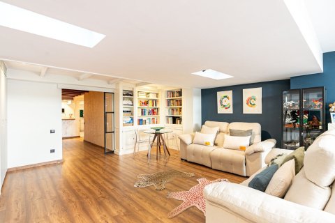 Lägenhet till salu i Barcelona, Spanien 3 sovrum, Nr. 140987 - foto 1