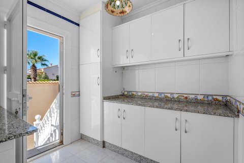 Huvila myytävänä Rojales, Alicante, Espanja, 4 makuuhuonetta, 160 m2 No. 144568 - kuva 30