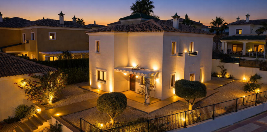 Villa en Murcia, España 4 dormitorios, 239 m2 No. 161551