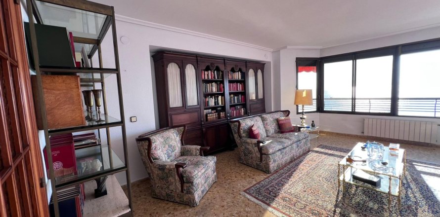 Dzīvoklis Alicante, Spānijā 1 istaba, 113 m2 Nr. 140431