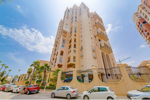 Huoneisto myytävänä Torrevieja, Alicante, Espanja, 2 makuuhuonetta, 64 m2 No. 146189 - kuva 28