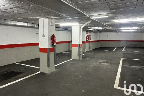 Pysäköinti myytävänä Madrid, Espanja , 10 m2 No. 185764 - kuva 4