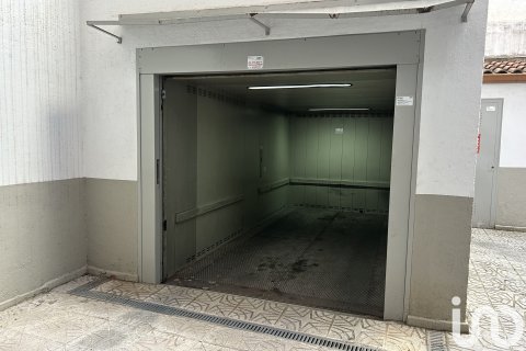 Pysäköinti myytävänä Madrid, Espanja , 10 m2 No. 185764 - kuva 2