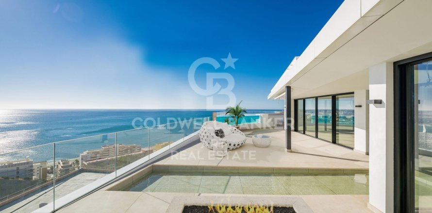 Apartamento en Fuengirola, Málaga, España 2 dormitorios, 127 m2 No. 157227