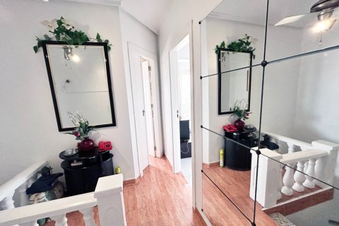 Продажа виллы в Сьюдад Кесада, Аликанте, Испания 4 спальни, 206м2 №118995 - фото 14
