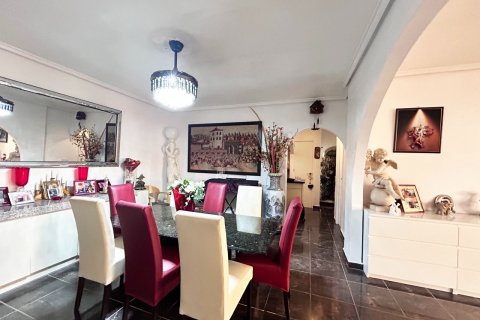 Продажа виллы в Сьюдад Кесада, Аликанте, Испания 4 спальни, 206м2 №118995 - фото 8