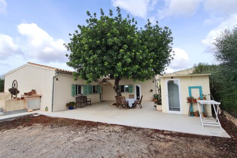 Finca in vendita Llucmajor, Mallorca, Spagna 3 camere da letto, 80 mq. N° 138708 - foto 1