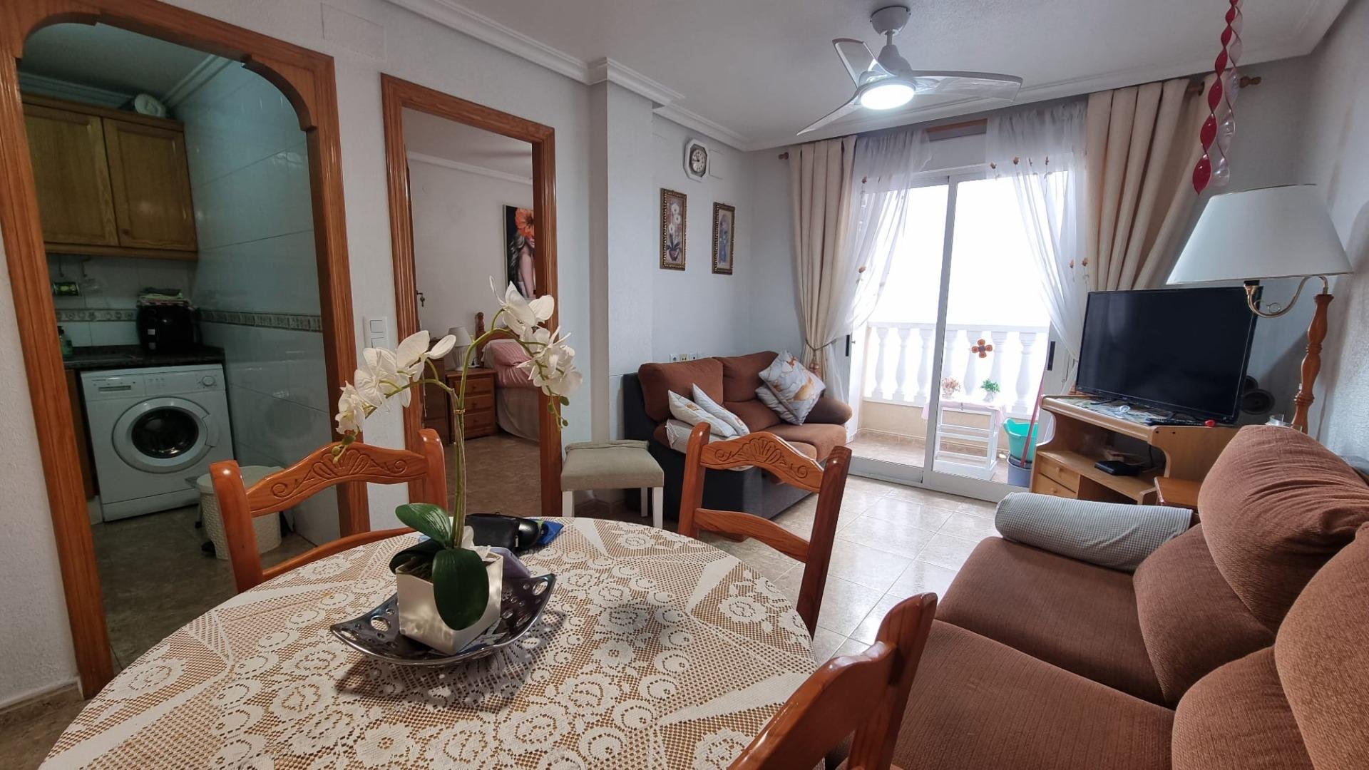 Appartamento a Torrevieja, Alicante, Spagna 2 camere da letto, 58 mq. N° 182886